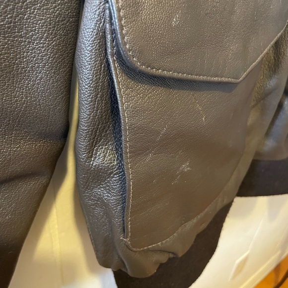 Sporty’s Pilot Leather Bomber - Picture 8 of 11